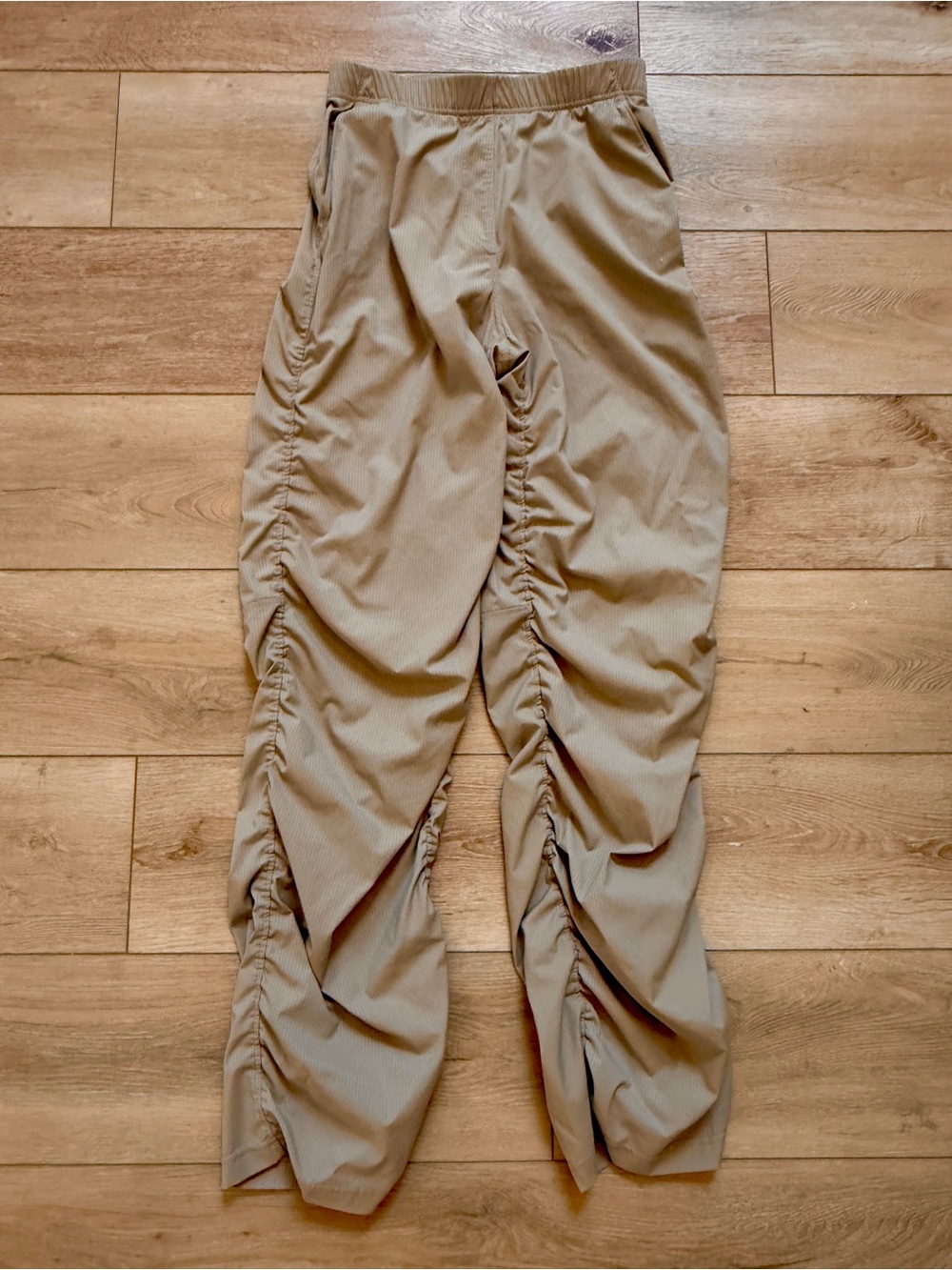Lululemon Athletica Dance Studio Slim Fit High Rise Flared Tan Pants, M Like New - Picture 7 of 11